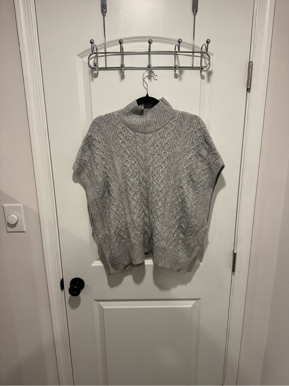 Rachel Zoe Light Gray Cable Knit Short-Sleeve Turtleneck Sweater